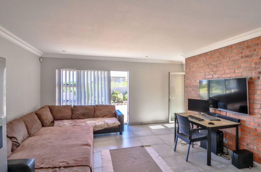 6 Bedroom Property for Sale in Dana Bay Western Cape